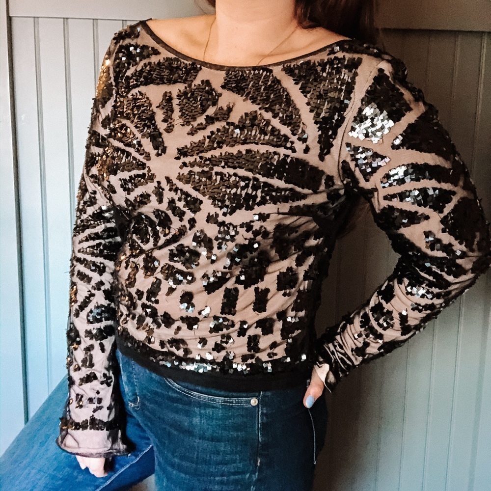 Beautiful sequined top - Picture 3 of 6